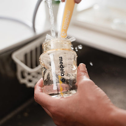 Medela Easy Single Electric Breast Pump highlighting its easy to clean feature